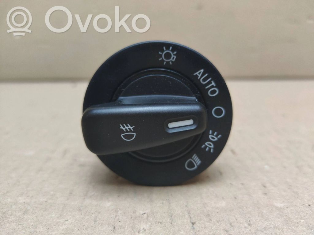 Chrysler Town & Country V Light switch 