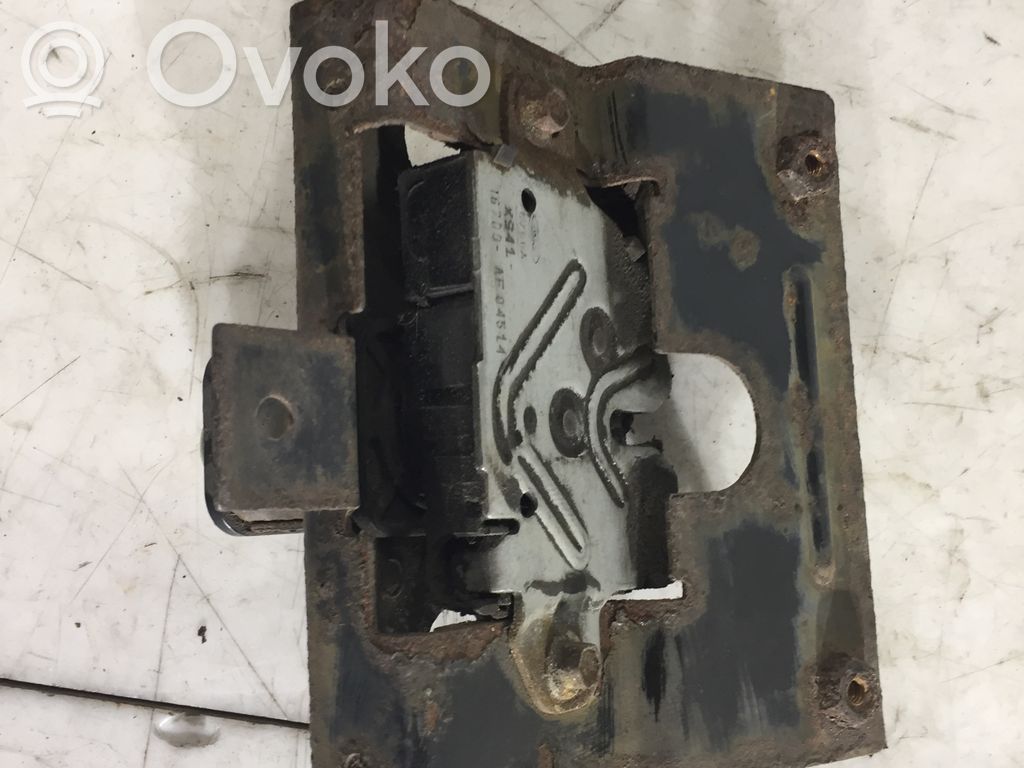 Ford Transit Dzinēja pārsega slēdzene 