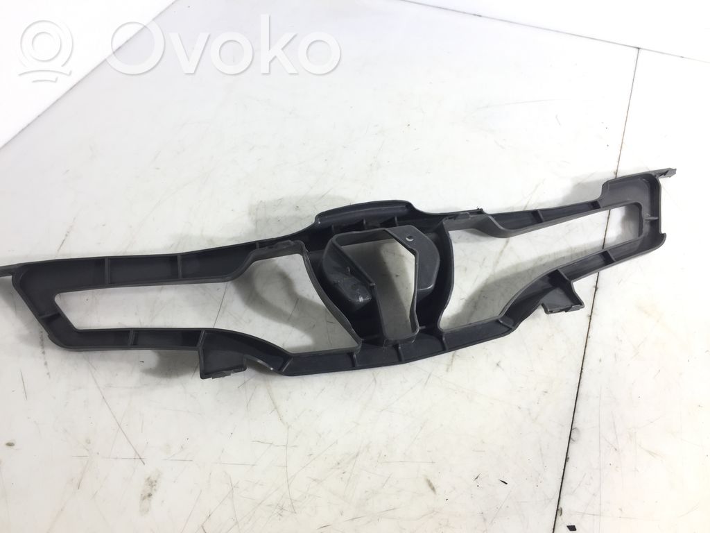 Renault Clio IV Etupuskurin ylempi jäähdytinsäleikkö 