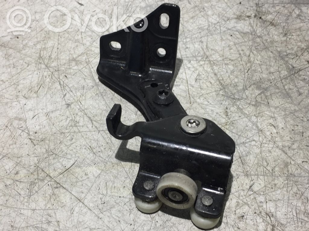 Sliding door upper roller guide/hinge   9033S3