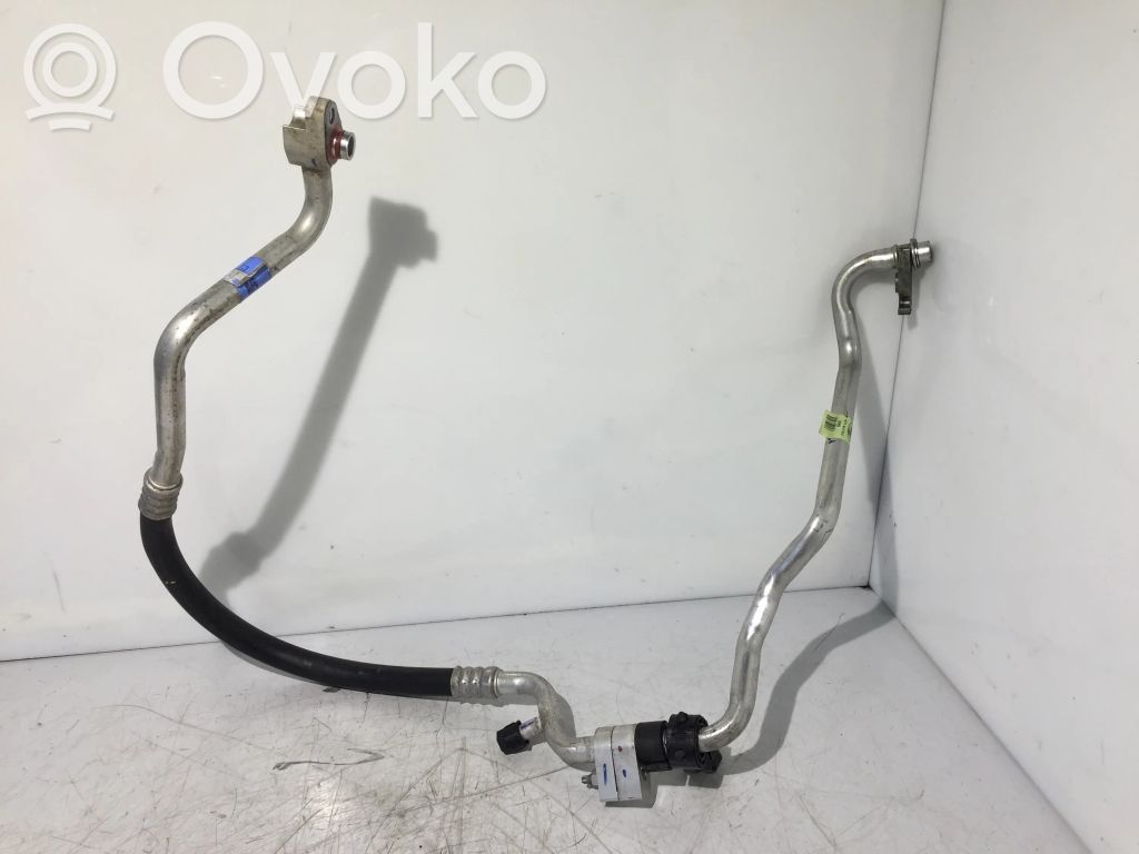 Ford Courier Ilmastointilaitteen putki (A/C) 