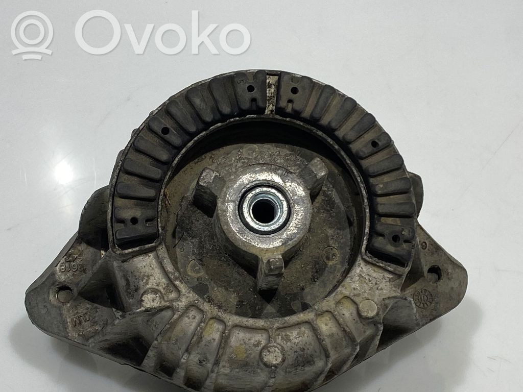 Mercedes-Benz C W204 Engine mount bracket 