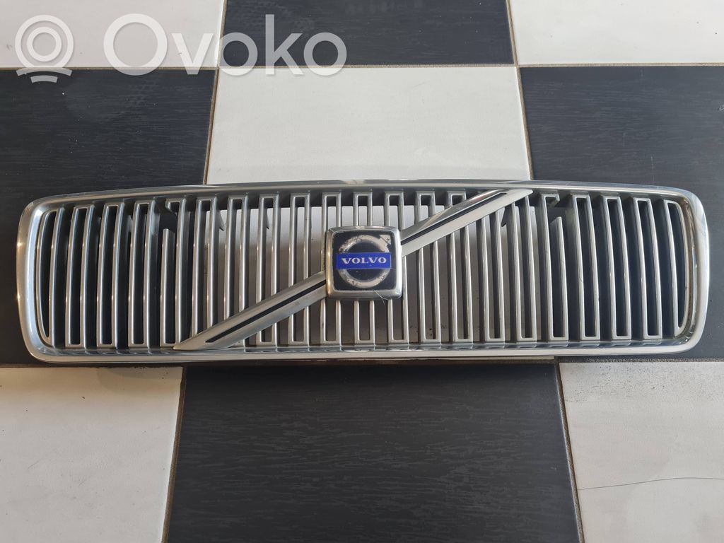 Volvo S80 Front bumper upper radiator grill 