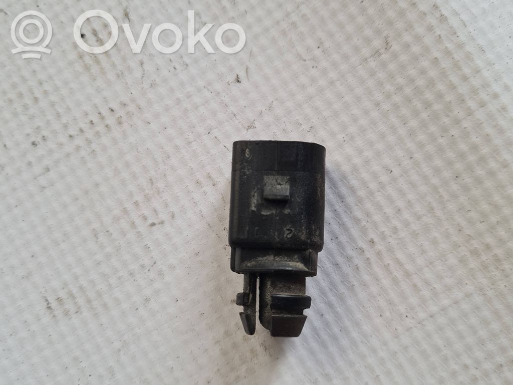 Volkswagen PASSAT B6 Sensor de temperatura interna/externa 