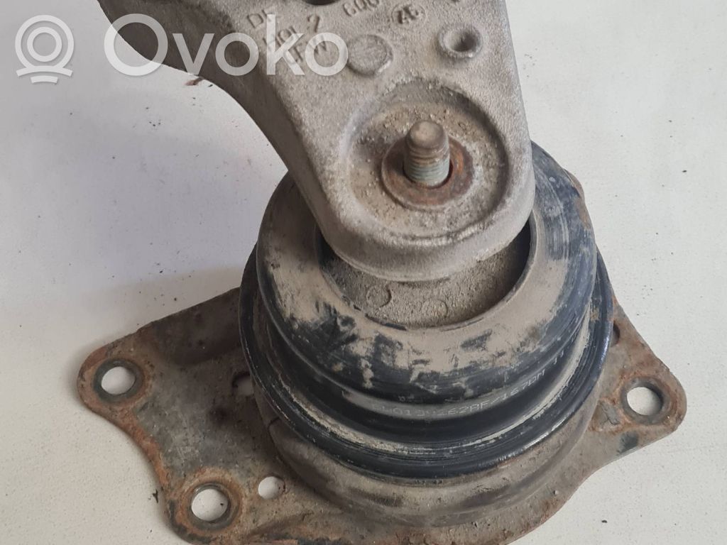 Volkswagen Polo Engine mount bracket 