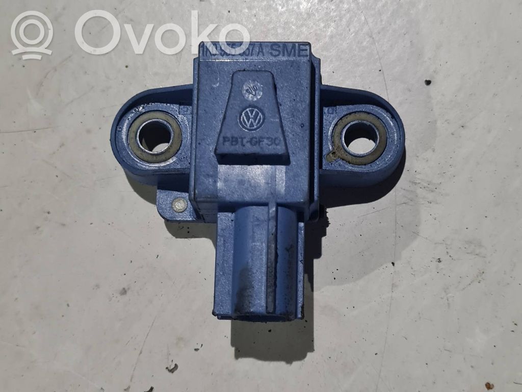 Volkswagen Jetta V Czujnik uderzenia Airbag 