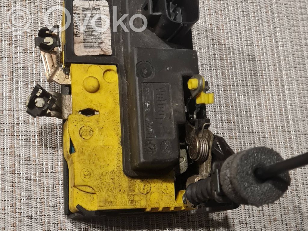 Volvo S60 Priekšpusē slēdzene 