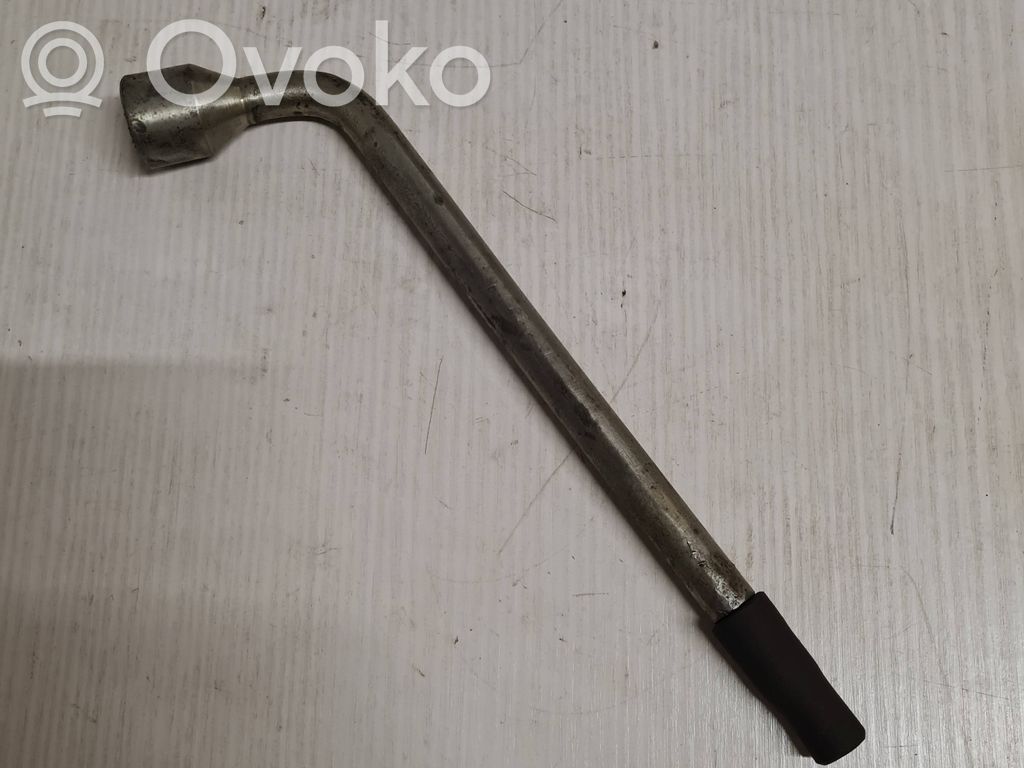 Volvo V70 Wheel nut wrench 