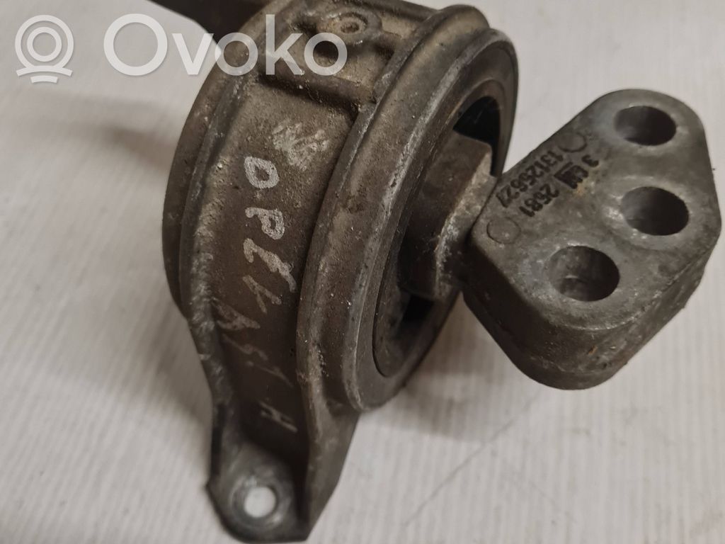Opel Astra H Engine mount bracket 
