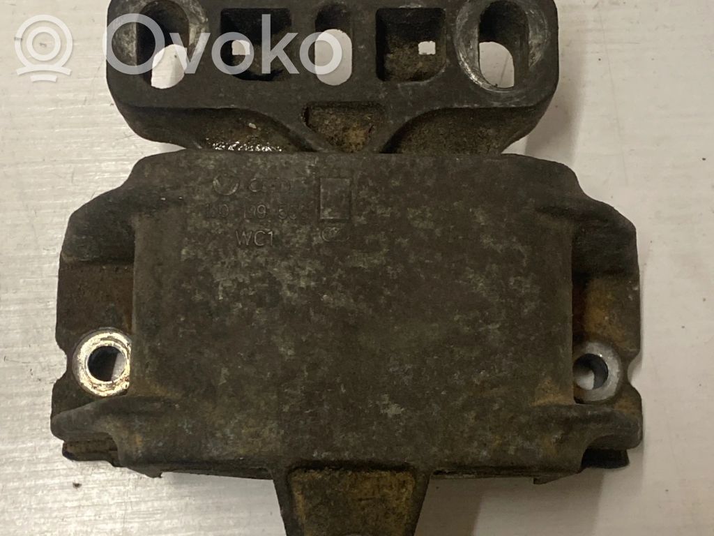Volkswagen Golf IV Engine mount bracket 