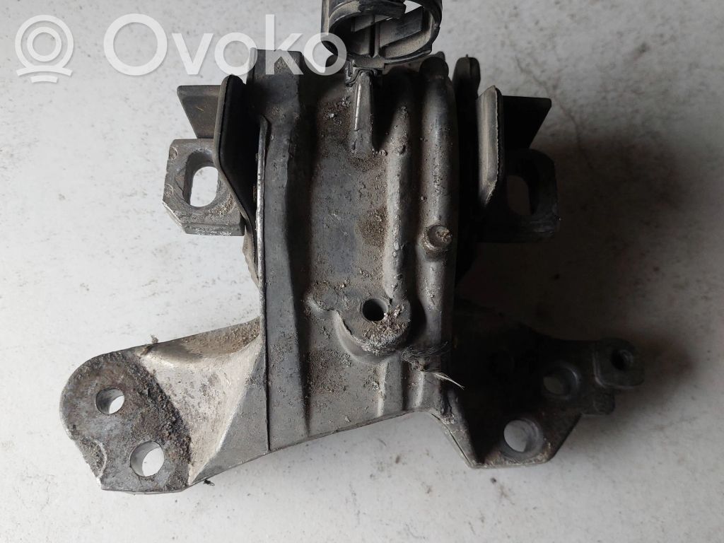 Peugeot 407 Engine mount bracket 