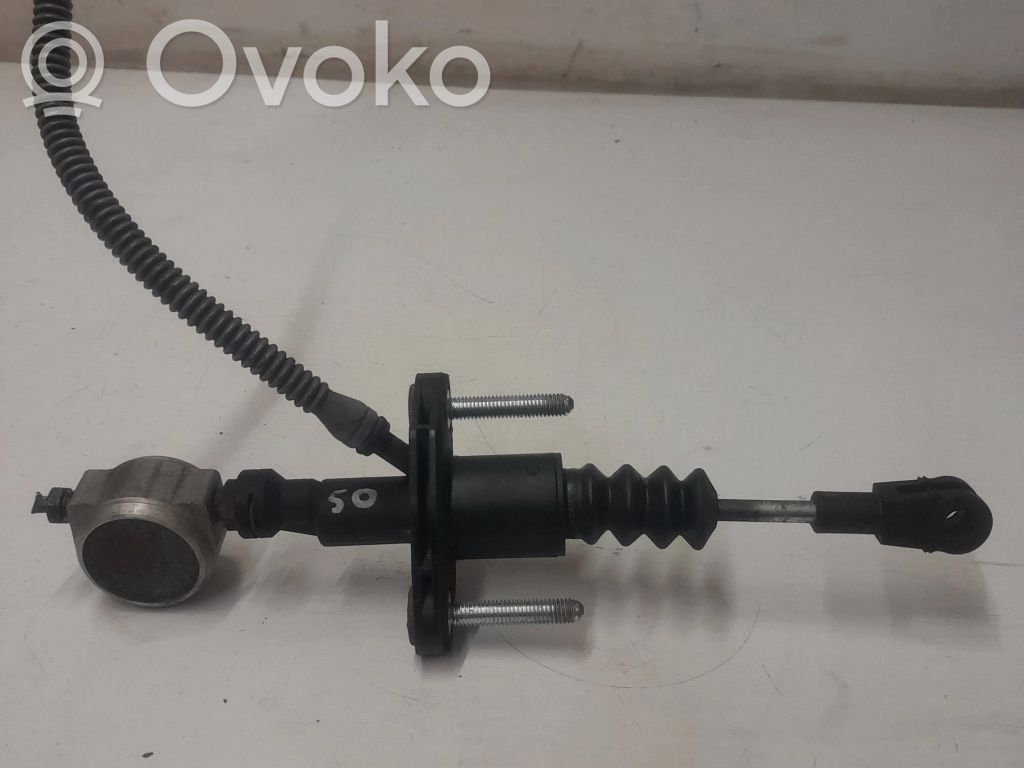 Opel Zafira A Kytkimen pääsylinteri 