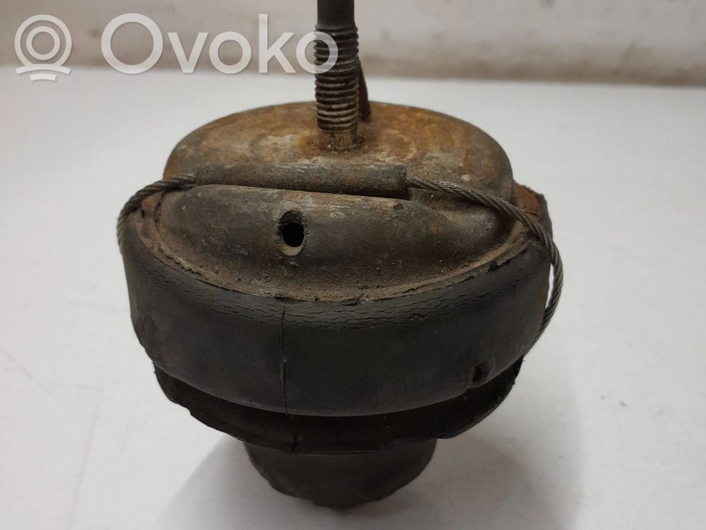 Volvo S60 Engine mount bracket 