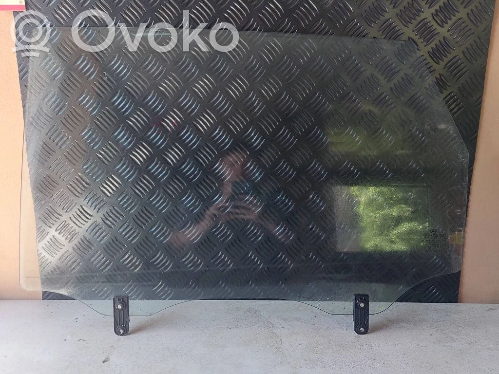 Hyundai Tucson JM Rear door window glass 
