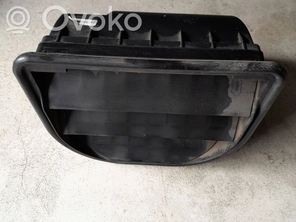 Volvo XC90 Quarter panel pressure vent 