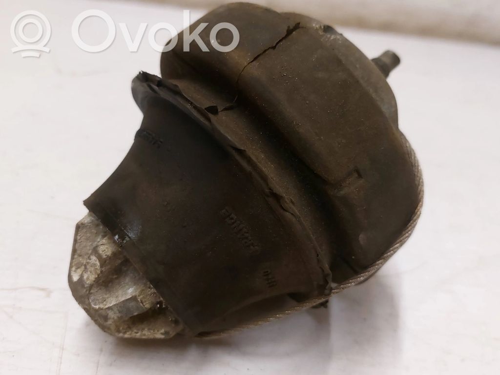 Volvo S60 Engine mount bracket 