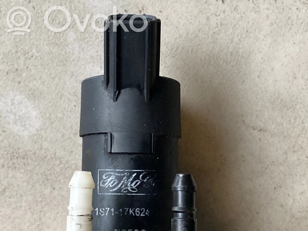 Volvo XC90 Tuulilasi tuulilasinpesimen pumppu 