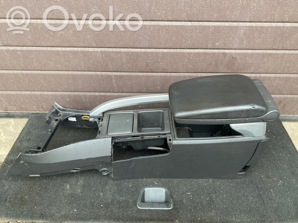 Volvo XC70 Armrest 