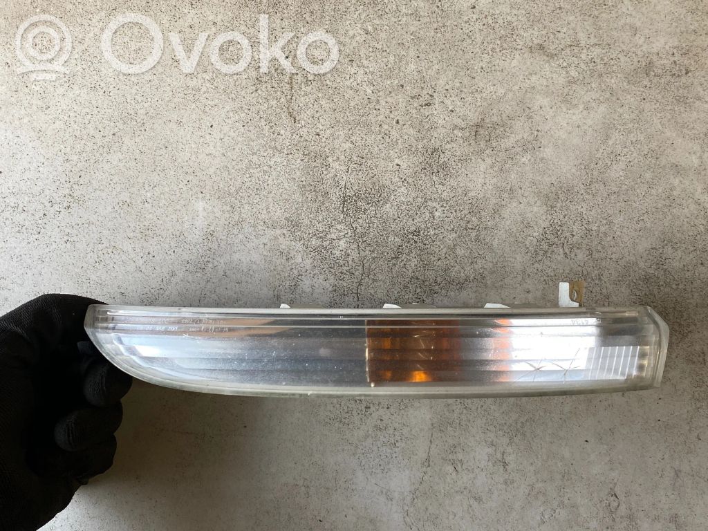 Volkswagen PASSAT CC Kierunkowskaz przedni 