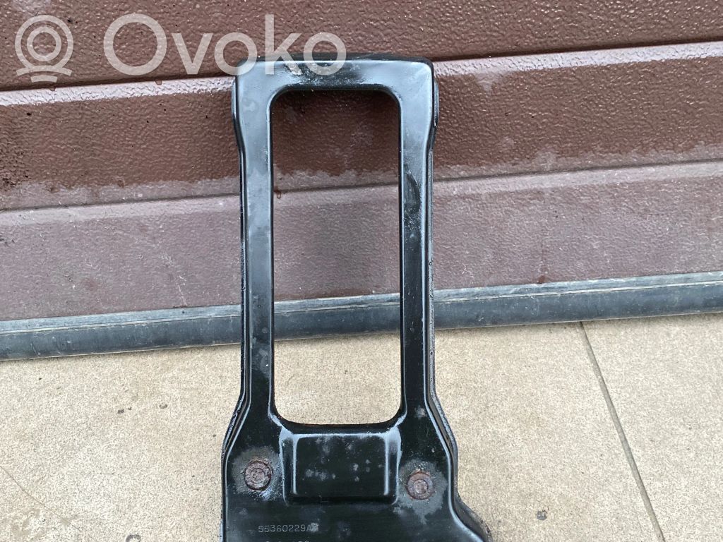 Jeep Cherokee III KJ Viršutinė dalis radiatorių panelės (televizoriaus) 
