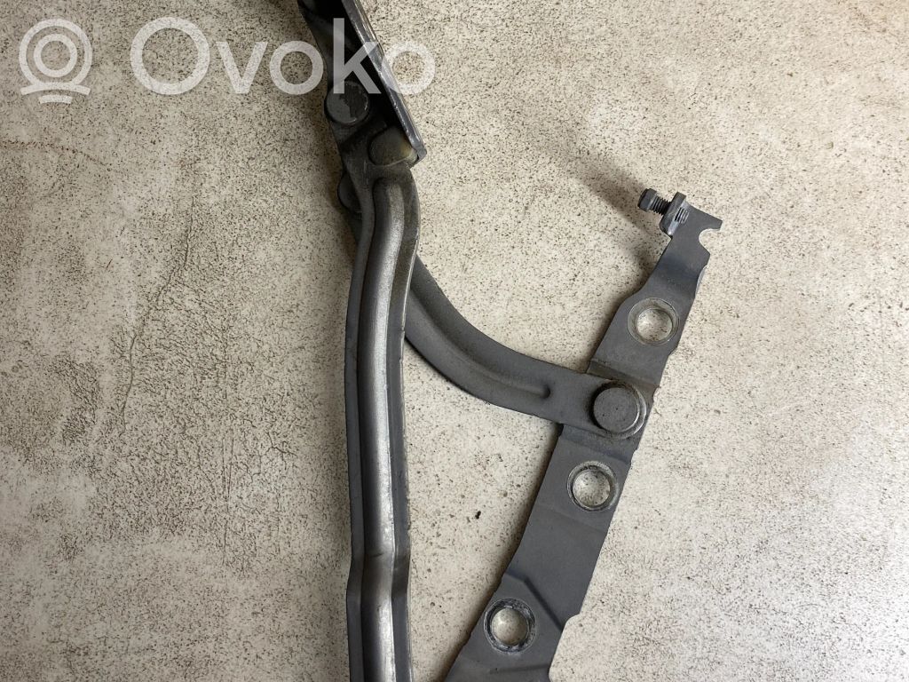 Volvo S40 Tailgate/trunk/boot hinge 