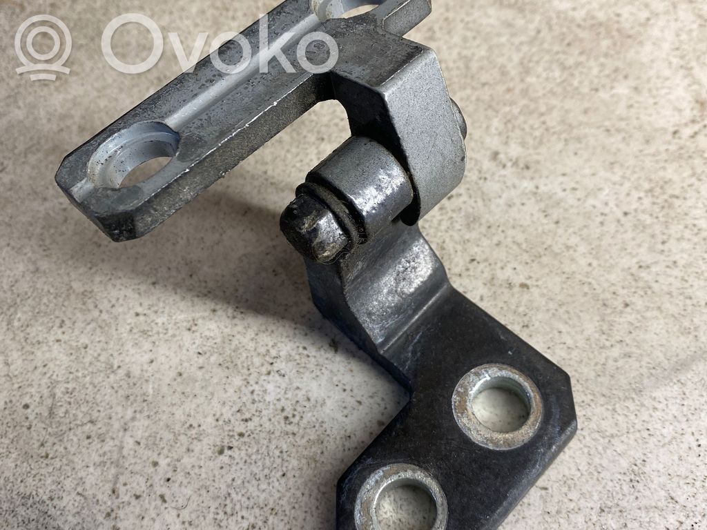 Volkswagen Phaeton Front door upper hinge 