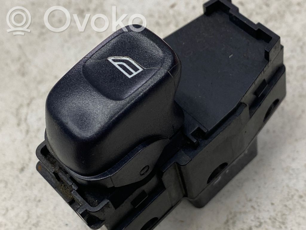 Volvo XC90 Electric window control switch 