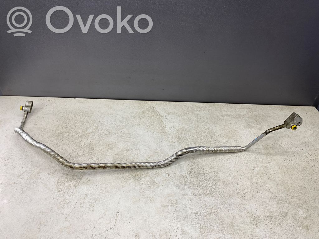 BMW 3 E46 Ilmastointilaitteen putki (A/C) 