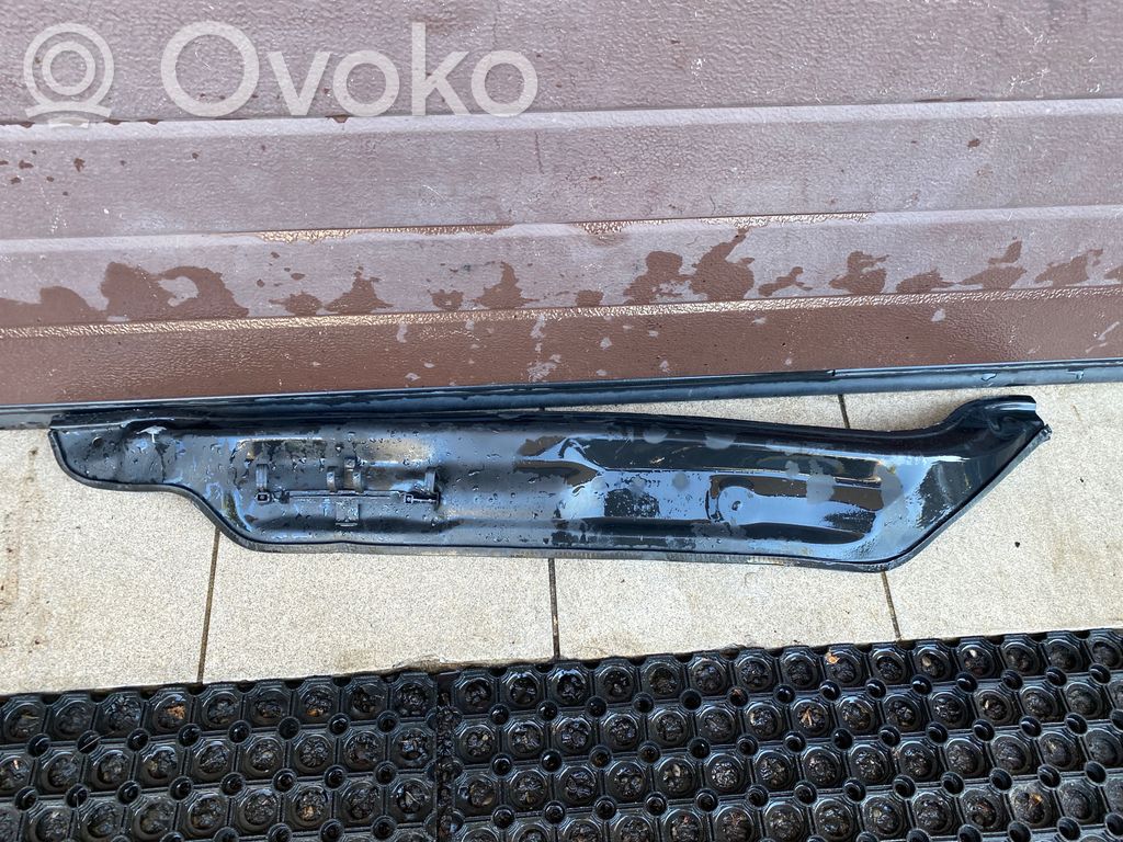 Volkswagen Golf V Moottoritilan laipio 