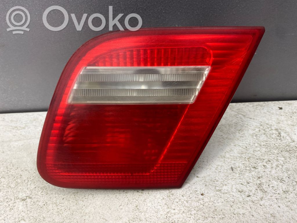 BMW 3 E46 Aizmugurējais lukturis pārsegā 