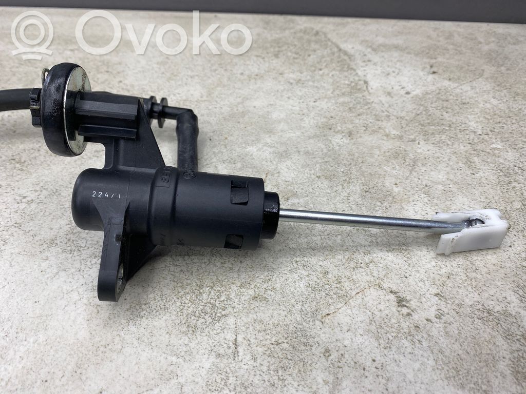 Audi A4 S4 B7 8E 8H Główny cylinder sprzęgła 
