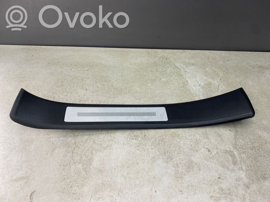 Audi A4 S4 B7 8E 8H Copertura del rivestimento del sottoporta posteriore 