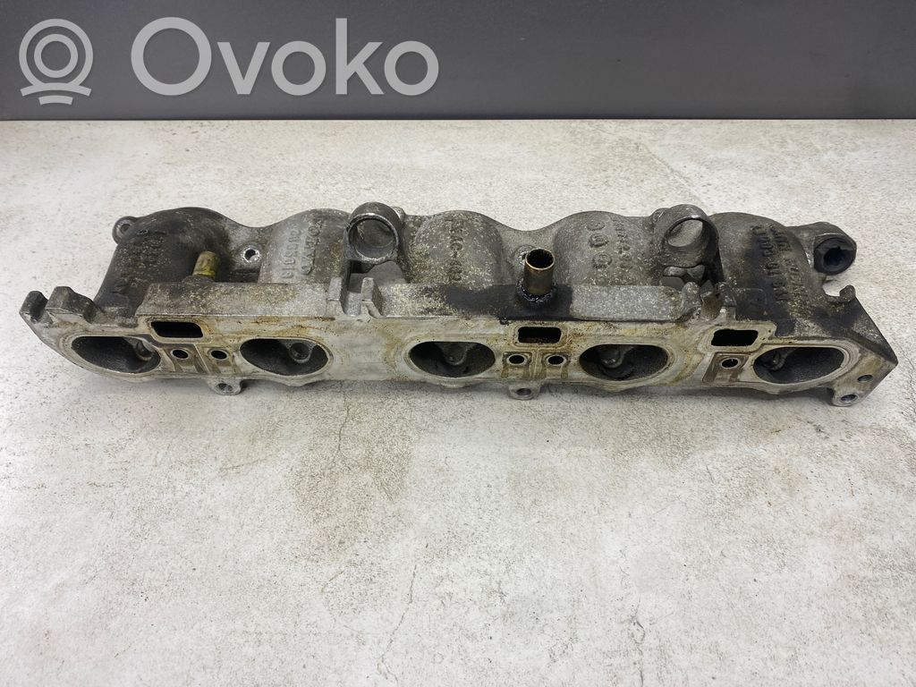 Volvo V70 Intake manifold 
