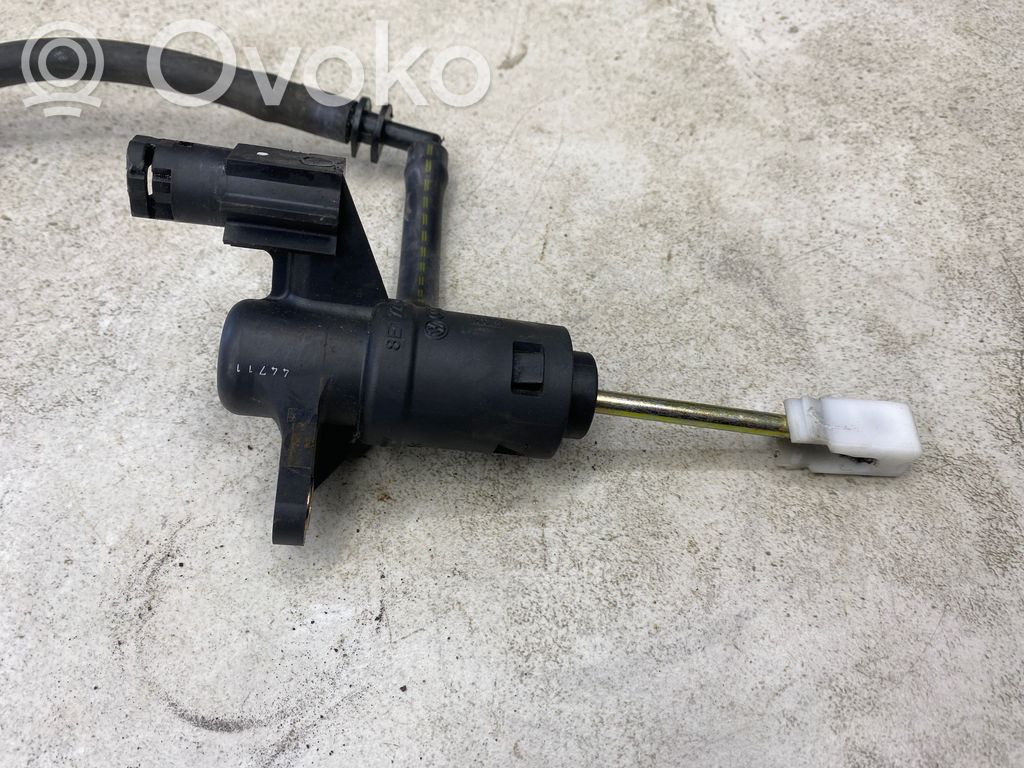 Audi A4 S4 B6 8E 8H Kytkimen pääsylinteri 