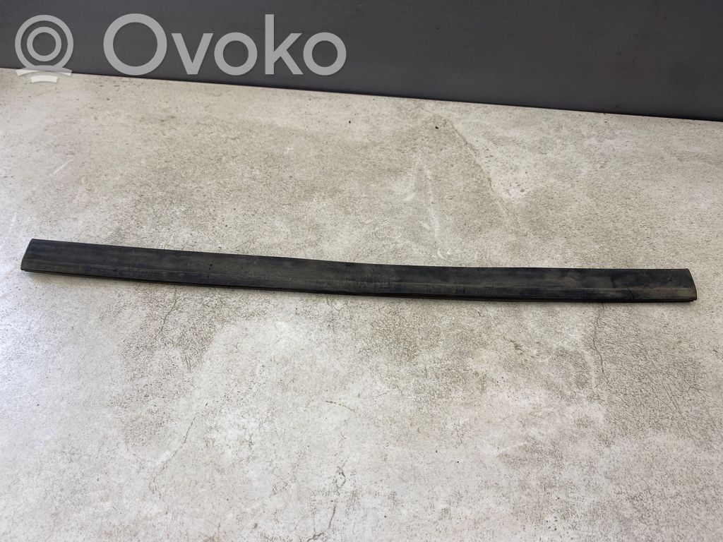 BMW 3 E90 E91 Engine compartment rubber 