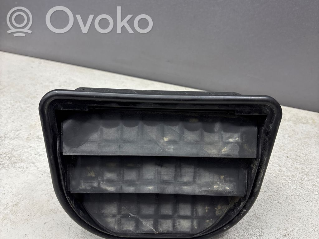 Volvo XC90 Quarter panel pressure vent 