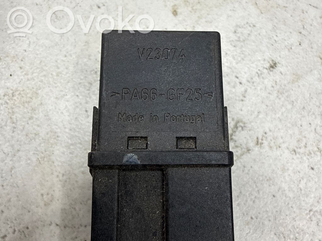 Muu rele   MB953382,010472A