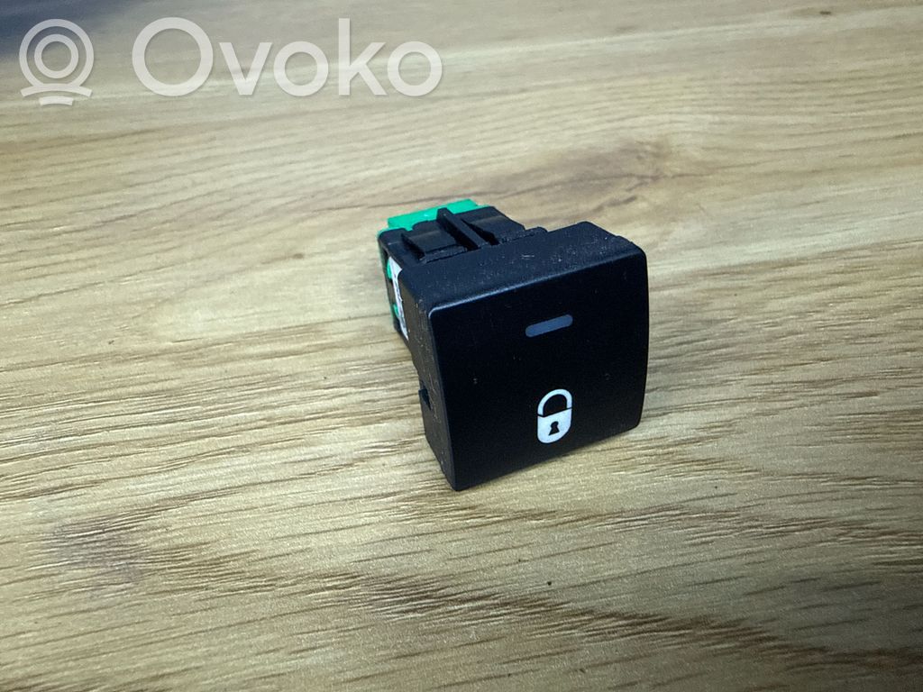 Peugeot Partner Central locking switch button 