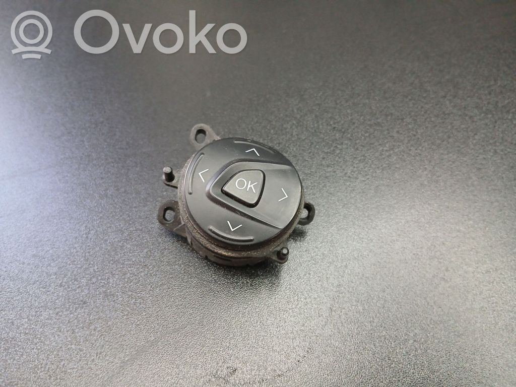 Ford C-MAX II Steering wheel buttons/switches 