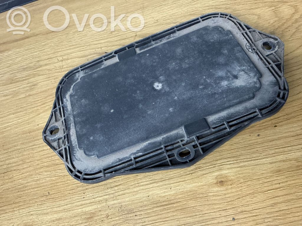 Skoda Octavia Mk2 (1Z) Inne części komory silnika 