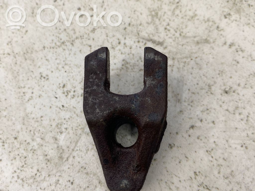 Abrazadera del inyector de combustible