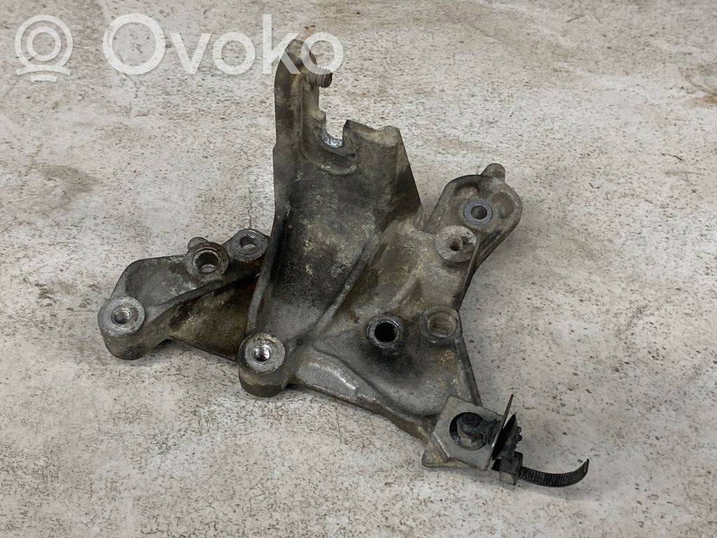 Volvo V50 EGR valve cooler bracket 