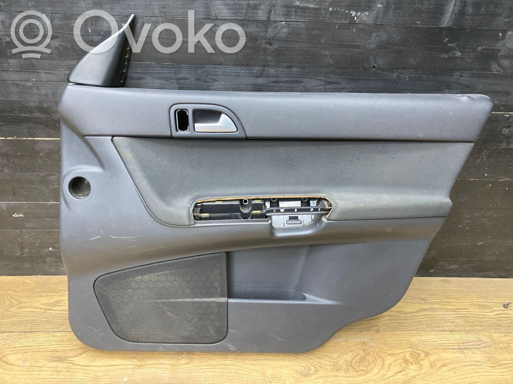 Volvo V50 Etuoven verhoilu 