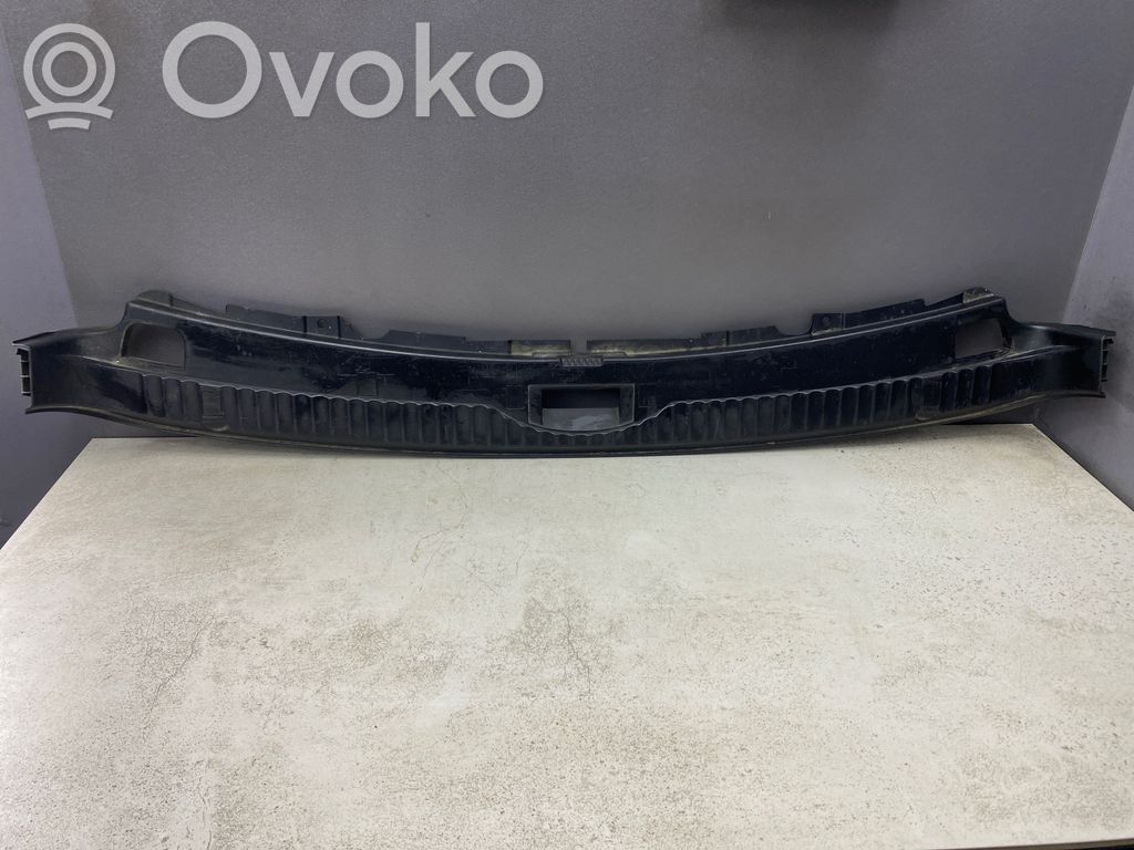 BMW 5 E60 E61 Bagažinės slenksčio apdaila 