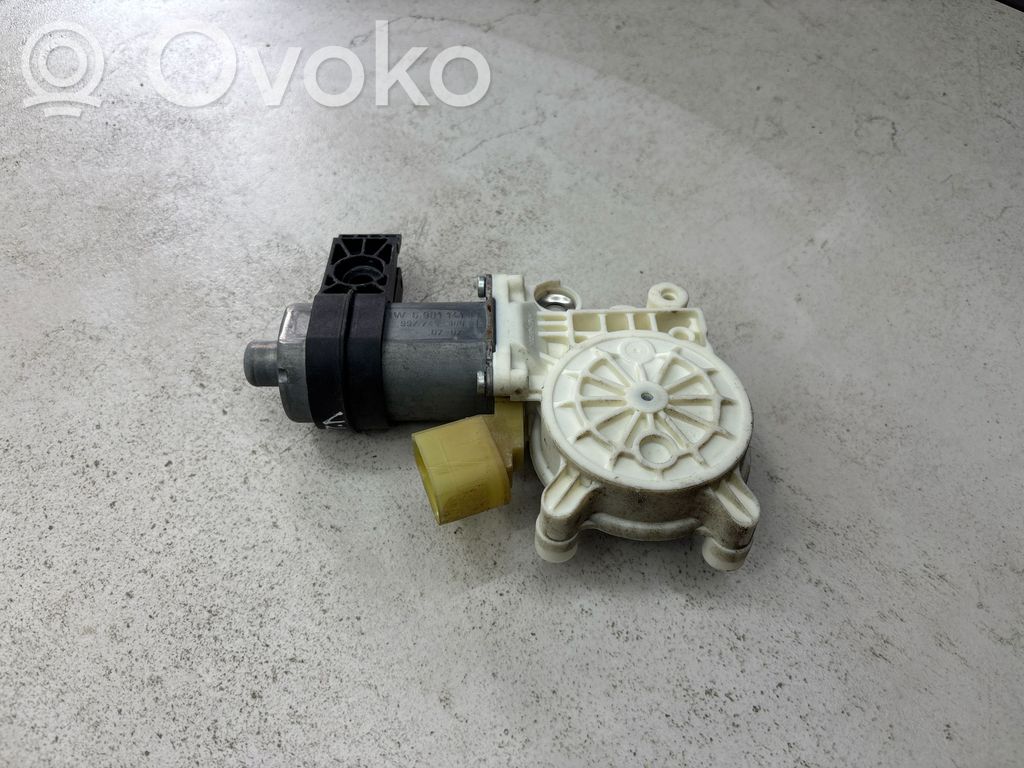BMW 5 E60 E61 Front door window regulator motor 