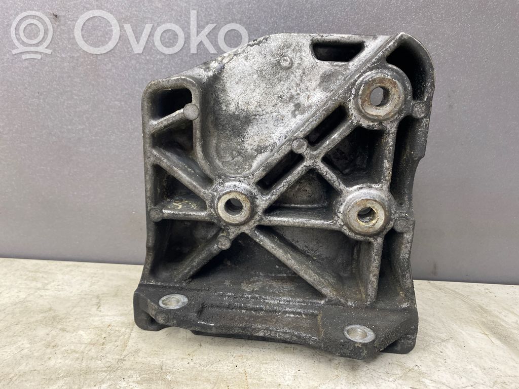BMW 5 E60 E61 Support de compresseur de clim 