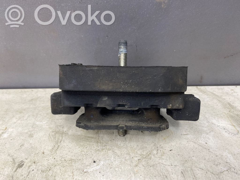 Gearbox mount   6769848,2231,139811