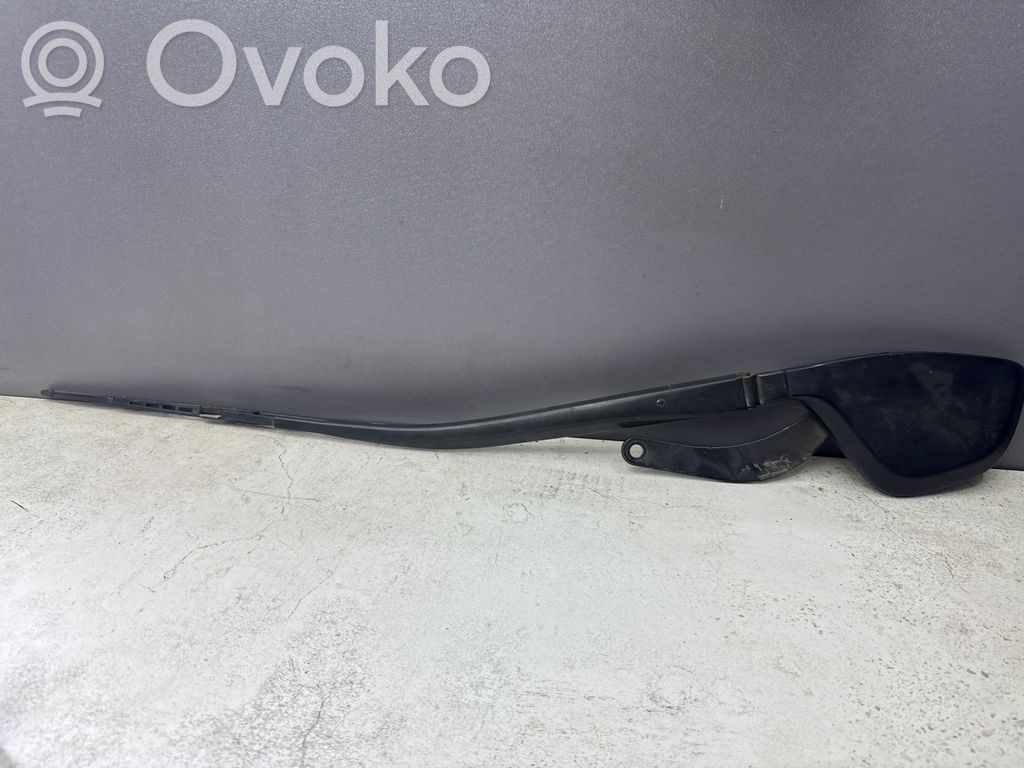 Toyota Prius (XW20) Front wiper blade arm 