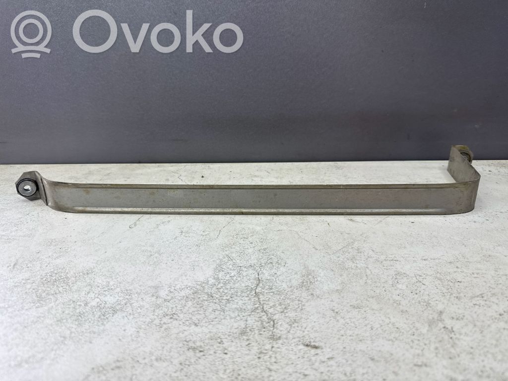 BMW 5 E60 E61 Polttoainesäiliön kannake 