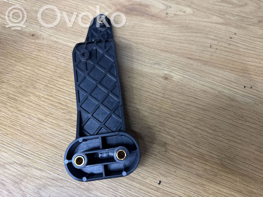 Volvo XC90 Kaasupolkimen kiinnike 